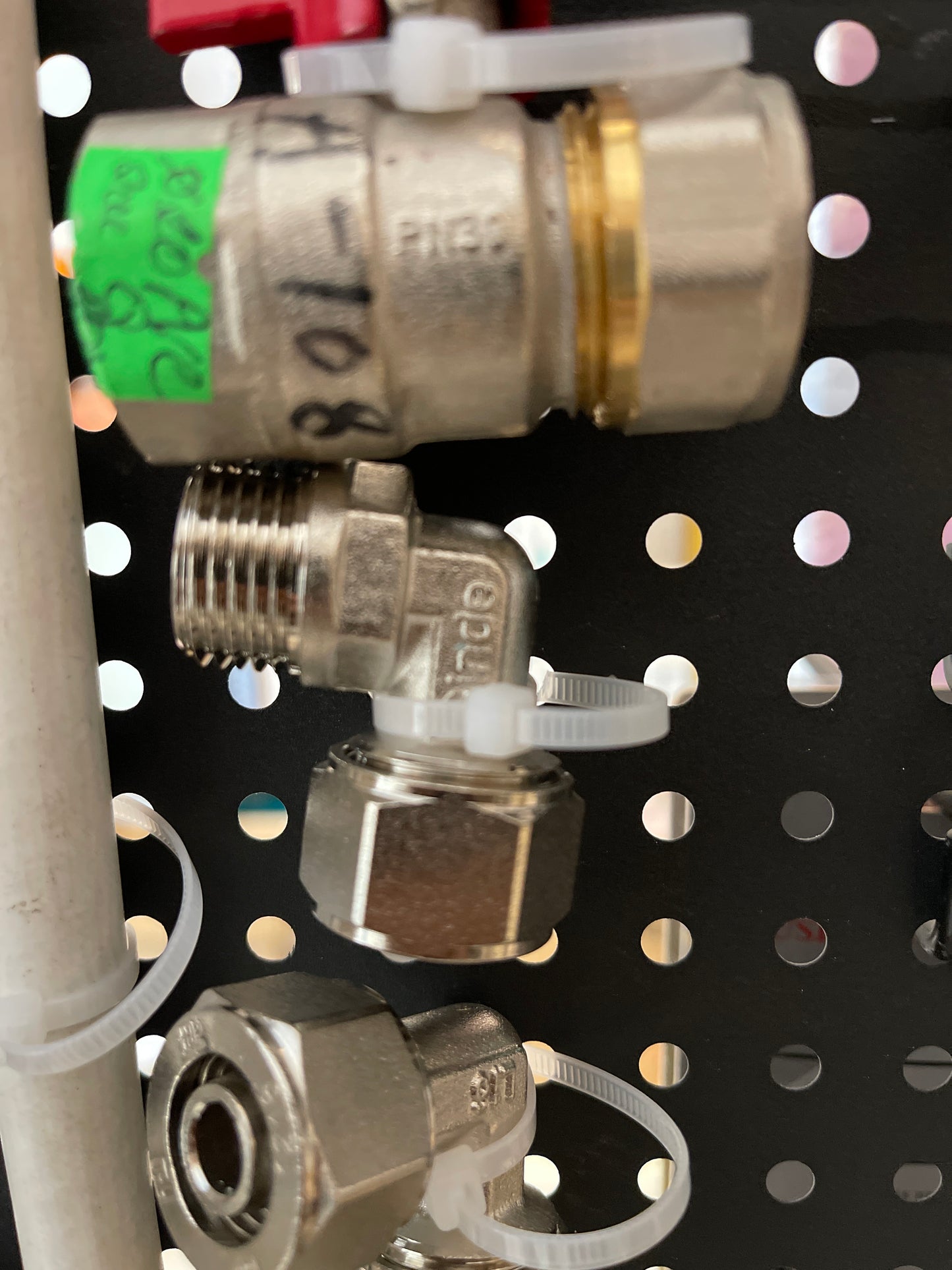 PVC эр үзүүртэй булан ф15