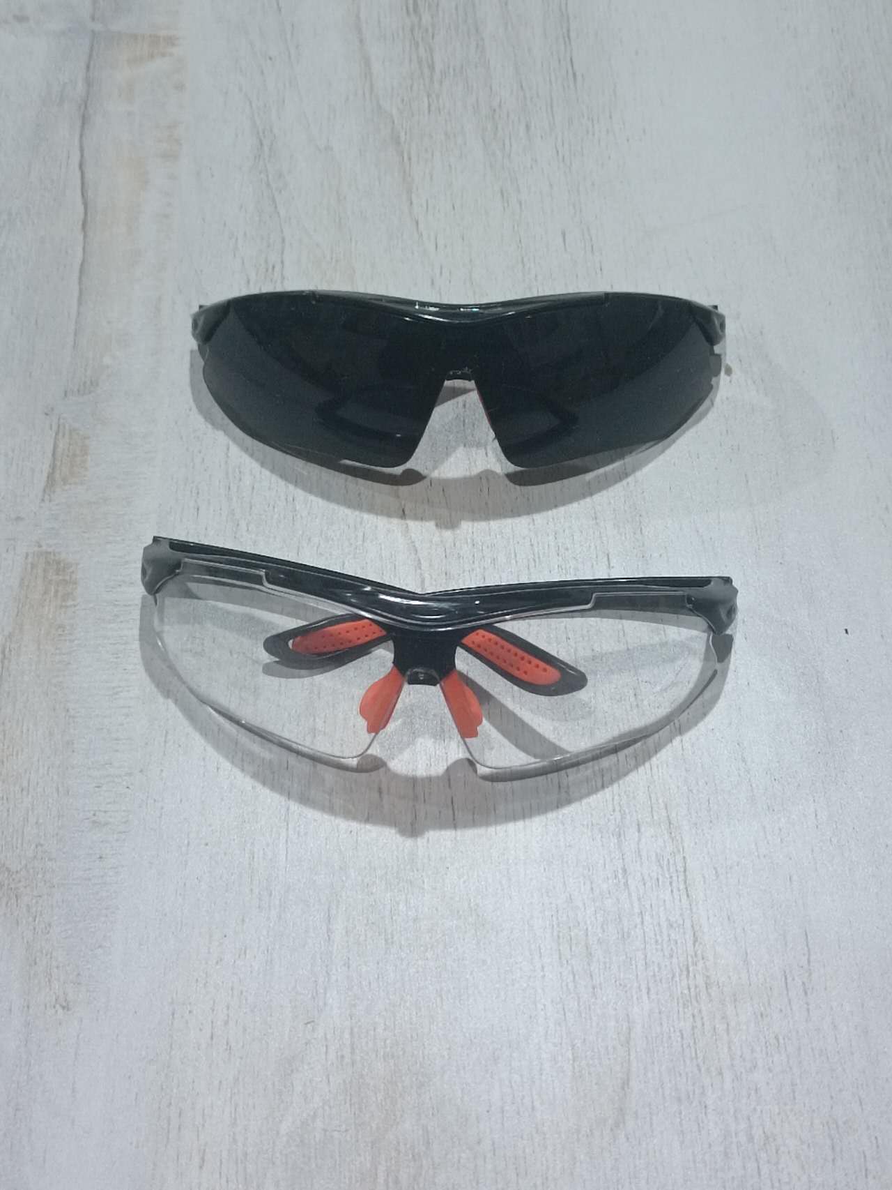 нүдний шил